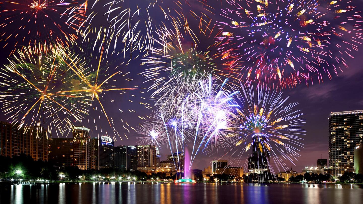 Fireworks at the Fountain Lake Eola Park K92.3