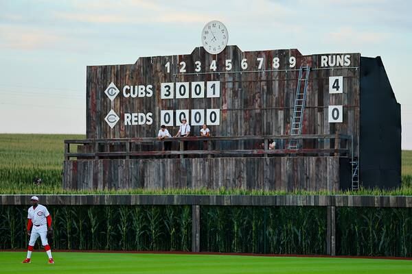 Photos: Cubs beat Reds in MLB's second 'Field of Dreams' game