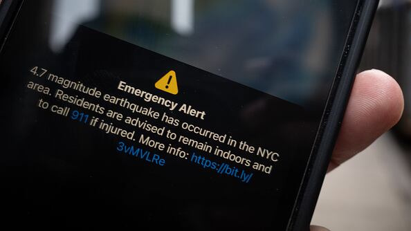 What does 4.8 magnitude mean?